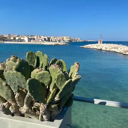 빌라 5e Charme-sea And Ortigia View-whirlpool Roof Terrace